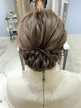 ヘアメイク ギャリス 北新地店(HAIR MAKE SALON Gallis) ナチュラル可愛い!アップスタイル