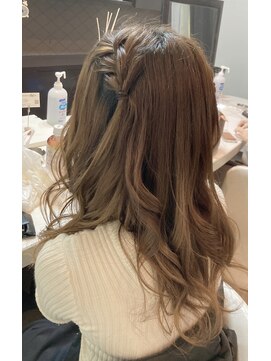 アールイー(Re:) 編み込みハーフツイン