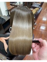 アリエス Aries 上赤江店&nbsp;30代40代50/艶髪/ストレート/ミルクティーベージュ