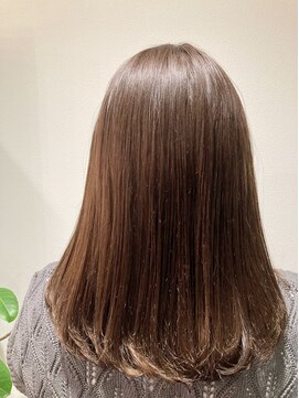 キー(KEY) グレージュカラー