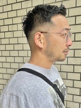 ヘアーアイスカルテット(HAIR ICI QUARTET) 20代30代40代メンズパーマスキンフェードビジネスカジュアル