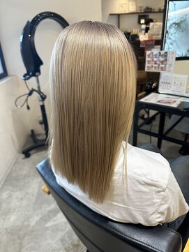 オーバルヘアー(OVAL hair) ブロンドベージュ/切りっぱなしロング