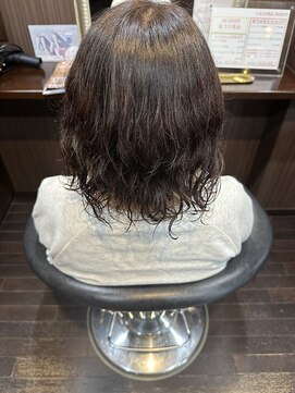 髪の美院 シャルマン ビューティー クリニック(Charmant Beauty Clinic) ピンクイヤリングカラー