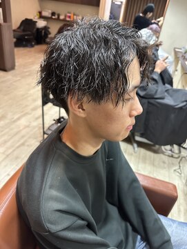 レガ(le ga) 今どきスタイル！センターパート×縦落ちパーマ