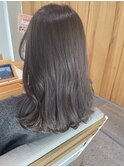 オリーブグレージュ