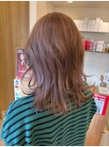 ピンクベージュ