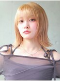 シースルーバング x レイヤーボブ x ハイトーンベージュ