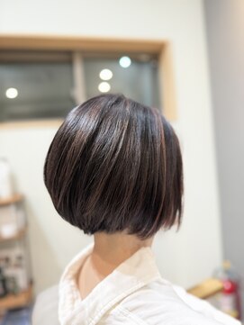 エオン(eon) 前下がりボブハイライトカラー