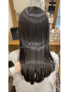 サク(Sac.) 今っぽい柔らかいオリーブグレージュ Sac.一澤幸奈