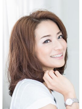 カータヘアルム(karta hair rum) 【karta】肩の力をぬいた大人女性のためのミディアムスタイル