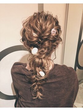 ソフィーズデザイン(Sofi's design) 【結婚式・二次会】編みおろしハーフアップ