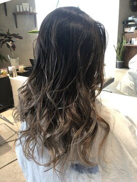 ビークロス(B-cross) ミルクティーバレイヤージュ