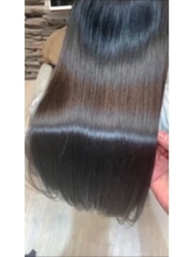 カラーリゾートAi 上野御徒町 仲御徒町店 ツヤ髪ロング