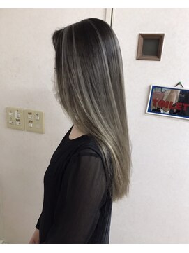 カット ハウス ボブ CUT HOUSE BOB 外国人風☆グレーバレイヤージュ♪