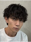 緩め縦落ちツイストスパイラルシャドウパーマセンターパート渋谷