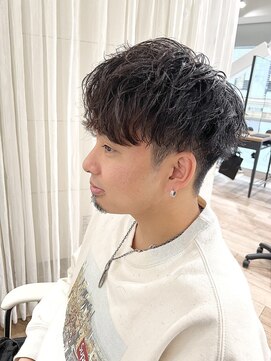 フリーラ 表参道(freera) センターパート/ツイストスパイラル/スキンフェード[表参道]