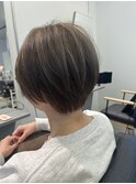 上品なハイライト　くびれショート