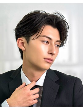 オーシャントーキョー 渋谷神南(OCEAN TOKYO) ツーブロック人気フェザーニュアンスセンターパート