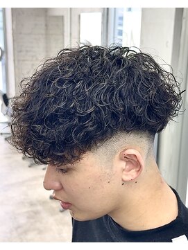 オーバル ジングウマエ(OVARL jingumae) 波巻きフェードスペインカール