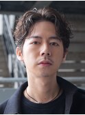 緩め波巻きスパイラルパーマシャドウパーマメンズセンターパート
