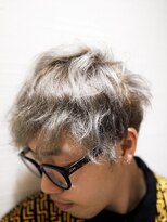 アーク ヘアーズ(ARK Hair's)&nbsp;存在感抜群!退色後も一味違う大人のシルバーアッシュ