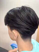 ヘアーカットデザインサロン スマッシュ 田町店(Hair cut design salon Smash)&nbsp;センターパート ト ショートマッシュ ツーブロック フェード