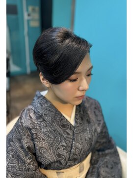 リエラ 新宿(RIERA) 夜会まき