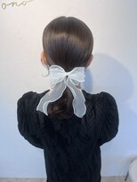 ソノ(sono) ポニーテール リボンアレンジ お呼ばれヘア デートヘア 