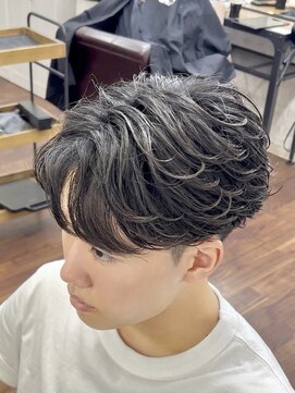メルシー トータル ブランディング サロン(merci TOTAL BRANDING SALON) メンズフェザーパーマ　センターパート