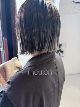 ムートン(Mouton) 伸びかけ風カラー