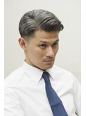 トラディショナルなビジネスマンスタイル