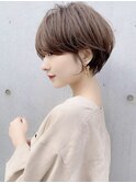 大人可愛い前髪ありひし形耳掛けショートボブ20代30代40代