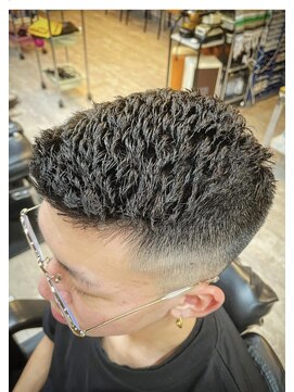 カットハウス 濡れ緩パンフェード