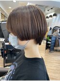 マッシュショート前髪ありベージュカラーハンサムショート