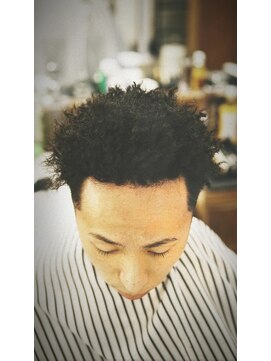 ザチョップショップ キチジョウジ(THE CHOP SHOP KICHIJOJI) フェード スキンフェード サイドパート 針金パーマ