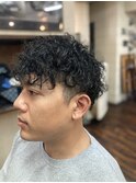 ツイストパーマ、癖毛風、ツーブロックスタイル、メンズ