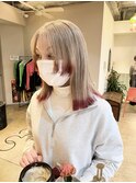 white beige × 裾カラー