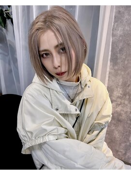 イコ(.ico) 質感ボブ× ペールベージュ