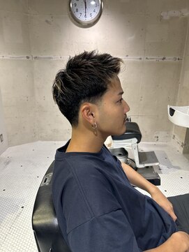 フランクスバーバーザスタンド(Frank’s barber the stand) アップバングテーパーフェード