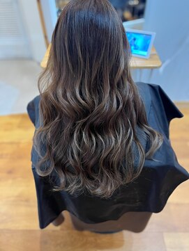 華(HANA) ロングレイヤースタイル