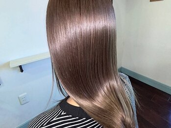 ダスティ 塩尻店(Dasty)の写真/透け感×ツヤ感たっぷりの透明感カラーが大人気！ダメージレスだから柔らかで女性らしい質感が楽しめる♪