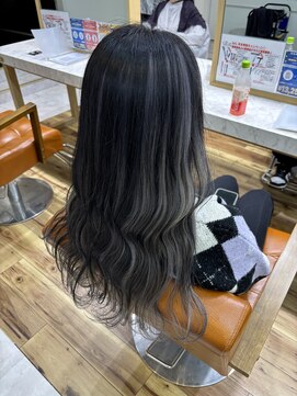 アプリバイリアン 浦和2号店(appri by Rien) 韓国風　レイヤーカット〔アンブレラカラー×グレー〕