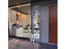 コティ(KOTI)の雰囲気（木の扉を開ければ中は可愛いお店になってます☆）