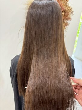 ミュウ(Miiiu) 縮毛矯正ストレートロングレイヤー髪質改善トリートメント