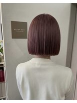 ケイカヘア(KEIKA Hair)&nbsp;ピンクブラウンのパッツンコンパクトボブ