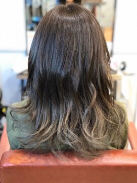 ミーティア バイ クアトロ(Meteor By QUATRO) ハイライトグレージュ