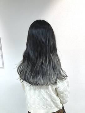 コワファーストナガサキシャンプーボーイ(COIFF1RST NAGASAKI SHAMPOO BOY) グラデーショングレーシルバー☆