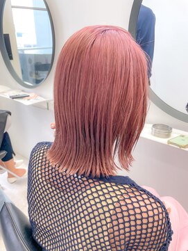 ヒビヲ(HIBIO) ダブルカラーピンクベージュインナーカラーケアブリーチボブ