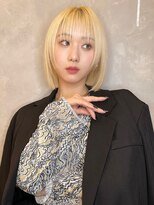 トルネード(TORNADO)&nbsp;ホワイトブロンド ハッシュカット ハイトーンカラーM20240119