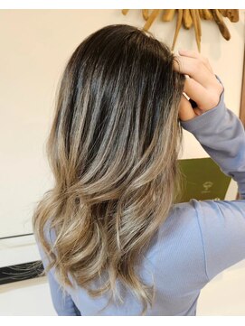 サーティーン(THIRTEEN) 【Veganカラー】オリジナルグラデーションカラー【20代】